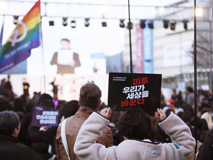 출처 Unsplash, Photo by Ra Dragon, 2019. 