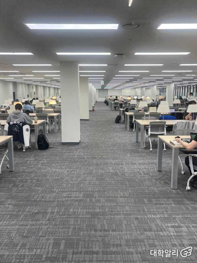 도서관 열람실 내부 (사진=오희상 기자)