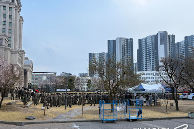 8시간 훈련에 만 원…학생예비군, 보상도 학습권도 '흐릿'