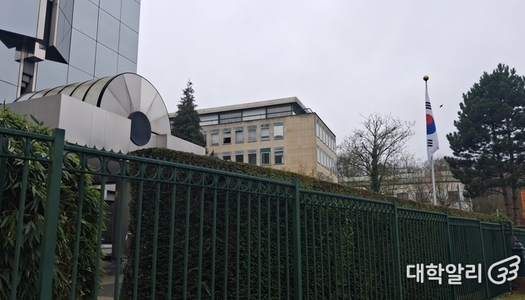 [알리어답터] 해외살이의 꽃, 외교관의 삶을 탐구하다. 주벨기에EU한국대사관 박윤래 참사관 이야기